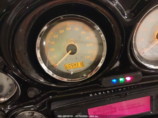 2011 HARLEY-DAVIDSON FLHX 1HD1KBM11BB657389 Photo 6