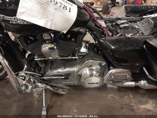 2011 HARLEY-DAVIDSON FLHX 1HD1KBM11BB657389 Photo 8