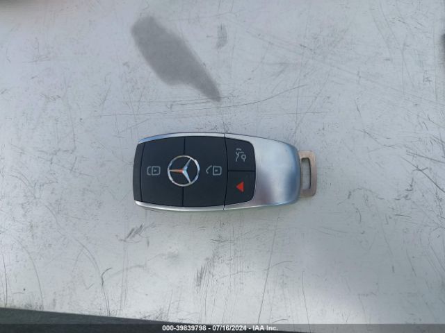 WDD3G4EBXKW031451 Mercedes-Benz A 220