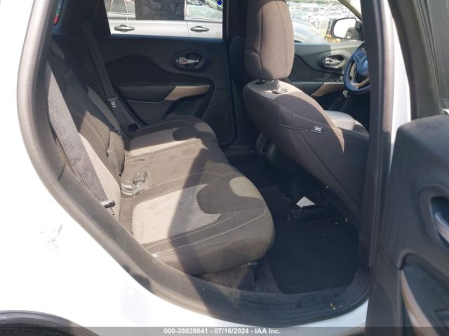 1C4PJLAB3HW607192 Jeep Cherokee Sport Fwd
