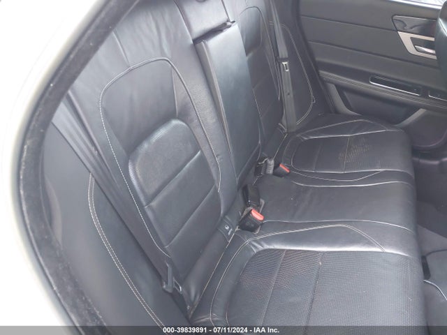 2016 JAGUAR XF SAJBF4BV6GCY06250 Photo 7
