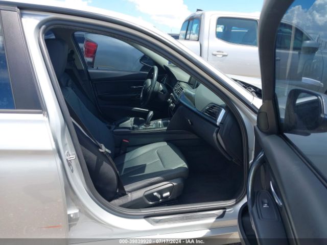 2017 BMW 3 SERIES WBA8E1G30HNU18998 Photo 4