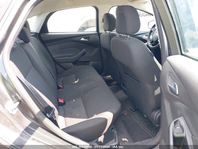 Ford FOCUS SE 2018 1FADP3F20JL258810 Image 8