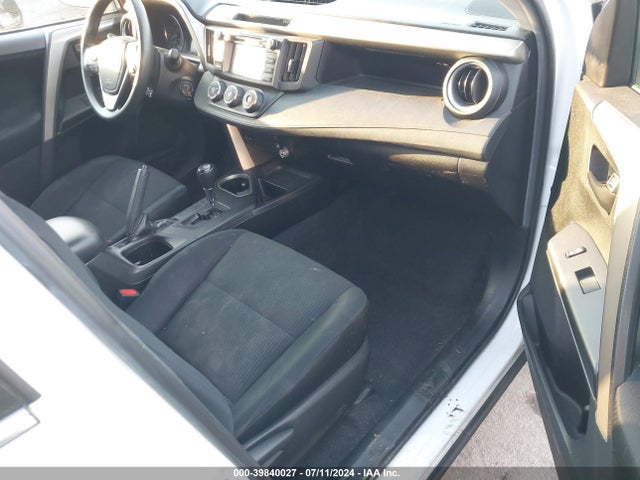 Toyota RAV4 LE 2017 2T3ZFREV0HW383301 Image 5