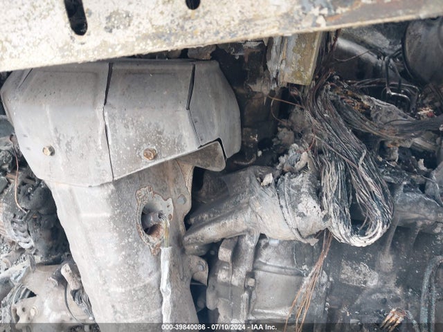 2010 MINI COOPER WMWMF3C5XATZ65728 Photo 9