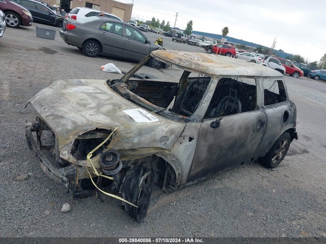 2010 MINI COOPER WMWMF3C5XATZ65728 Photo 1