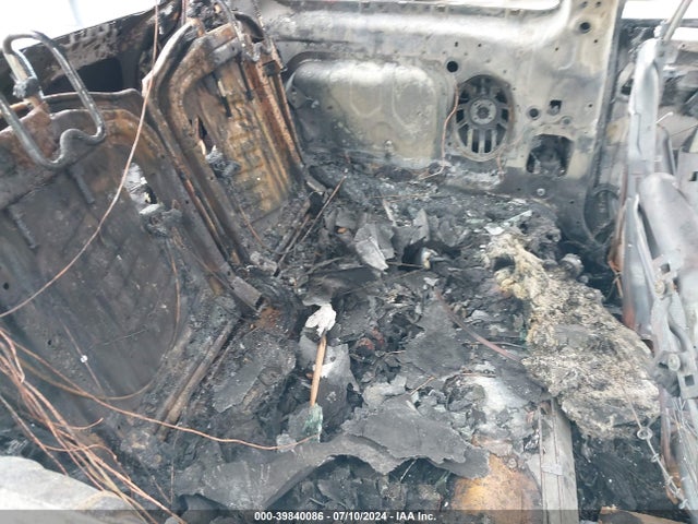 2010 MINI COOPER WMWMF3C5XATZ65728 Photo 7