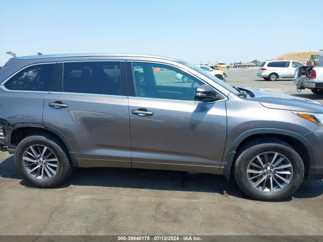 Toyota Highlander Xle 2017 5TDJZRFH7HS450099 Image 14