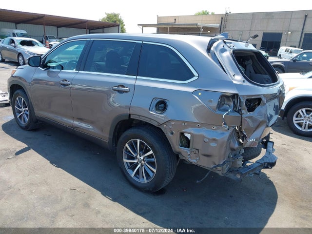 Toyota Highlander Xle 2017 5TDJZRFH7HS450099 Image 3