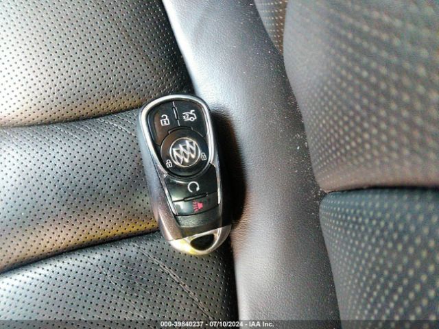1G4ZP5SS4HU163054 Buick Lacrosse Essence