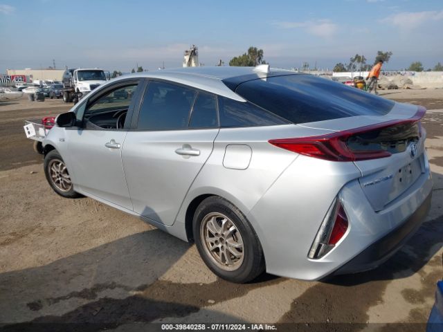 JTDKAMFP1M3180742 Toyota Prius Prime Le