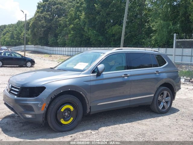 3VV3B7AX3LM130112 Volkswagen Tiguan 2.0t Se/2.0t Se R-line Black/2.0t Sel