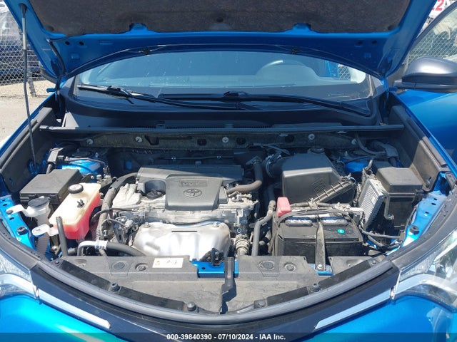 Toyota RAV4 LE 2018 JTMZFREV2JJ725870 Image 10