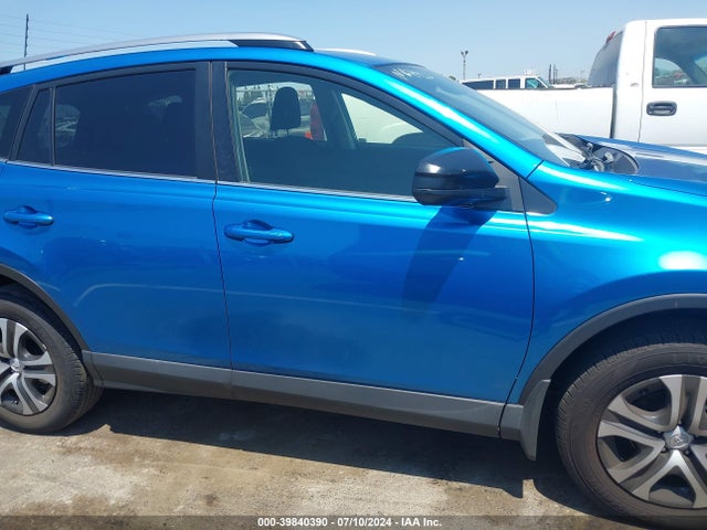 Toyota RAV4 LE 2018 JTMZFREV2JJ725870 Image 13