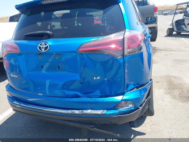 Toyota RAV4 LE 2018 JTMZFREV2JJ725870 Image 6