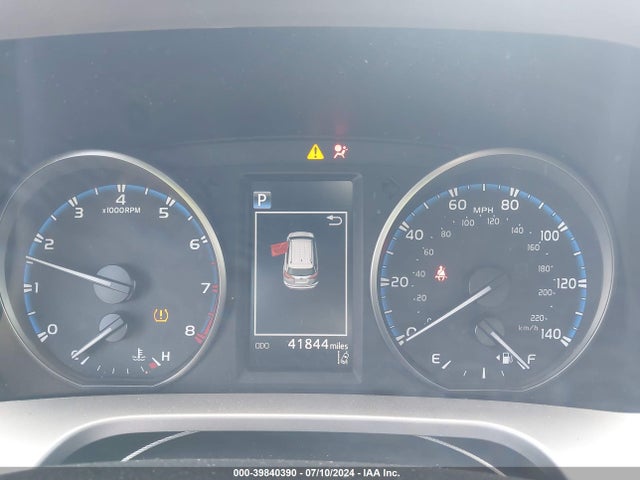 Toyota RAV4 LE 2018 JTMZFREV2JJ725870 Image 7