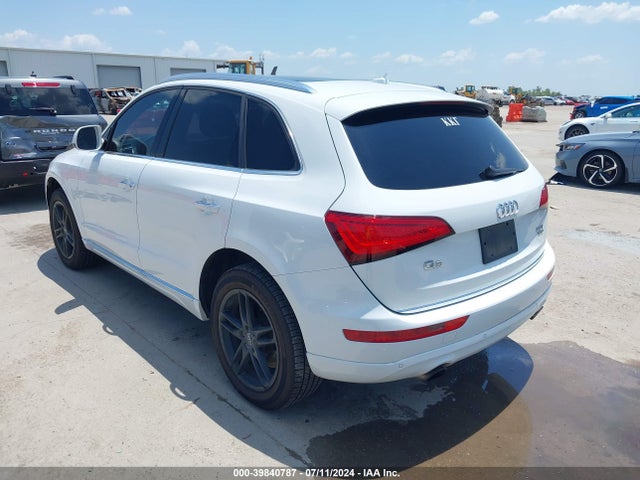Audi Q5 2.0t Premium 2016 WA1L2AFPXGA125359 Image 3
