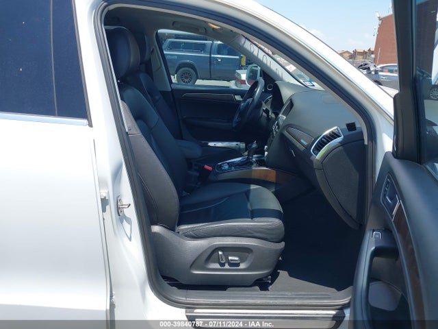 Audi Q5 2.0t Premium 2016 WA1L2AFPXGA125359 Image 5