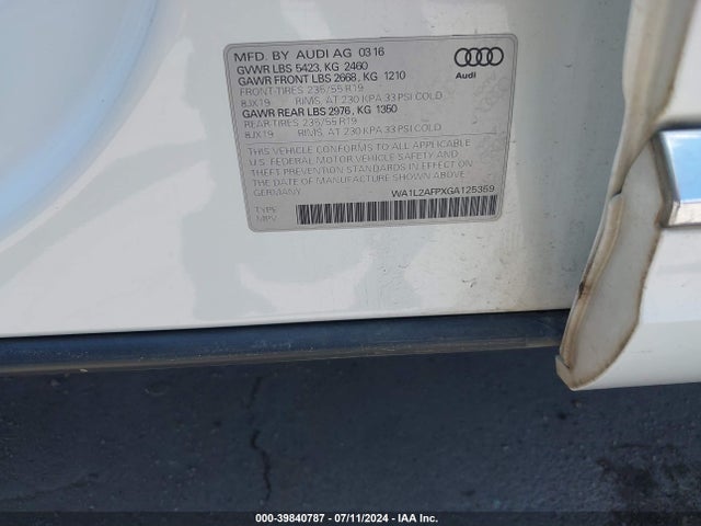 Audi Q5 2.0t Premium 2016 WA1L2AFPXGA125359 Image 9