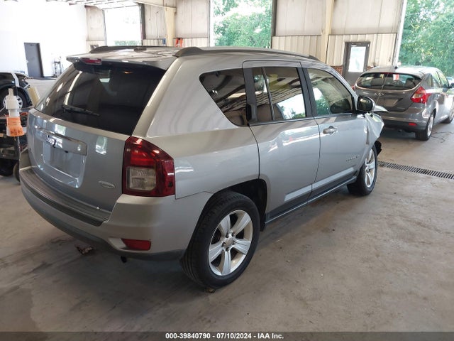 1C4NJDEB9GD616402 Jeep Compass Latitude
