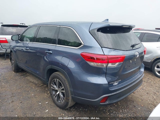Toyota Highlander Le Plus 2019 5TDZZRFH9KS349527 Image 3
