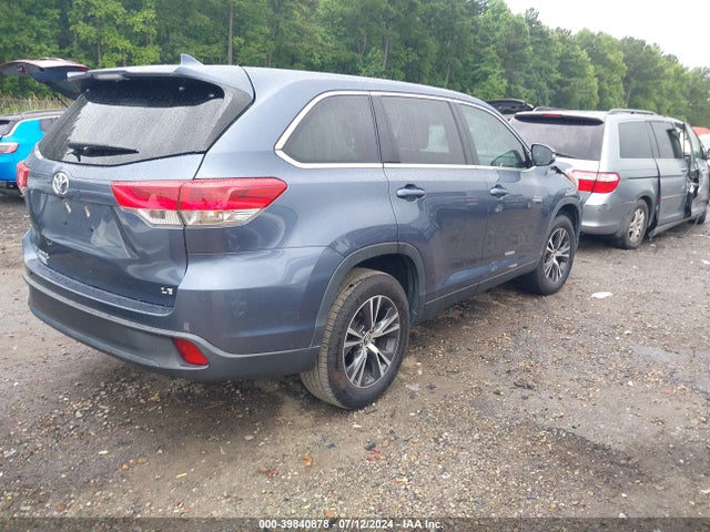Toyota Highlander Le Plus 2019 5TDZZRFH9KS349527 Image 4