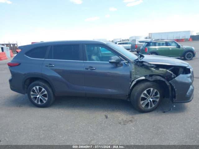 Toyota Highlander Xle 2023 5TDKDRAH7PS007623 Image 13