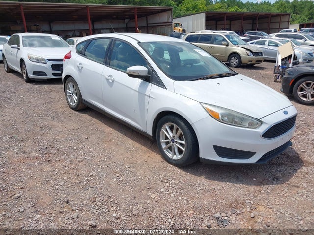 Ford FOCUS SE 2016 1FADP3K28GL360886 Image 1