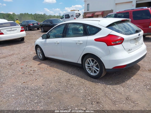 Ford FOCUS SE 2016 1FADP3K28GL360886 Image 3