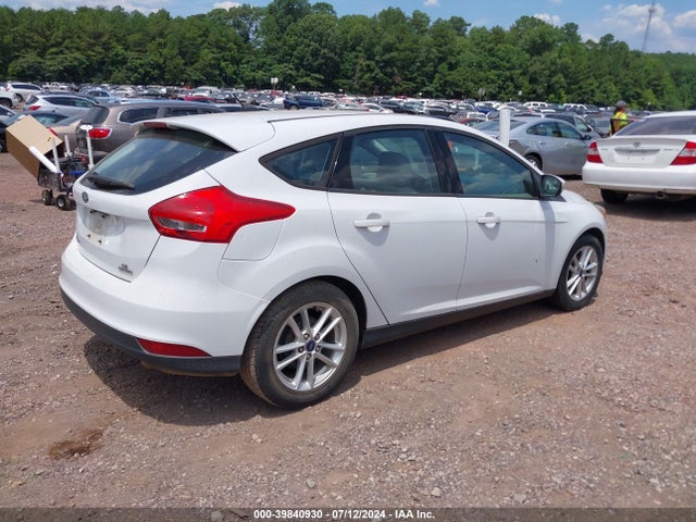 Ford FOCUS SE 2016 1FADP3K28GL360886 Image 4