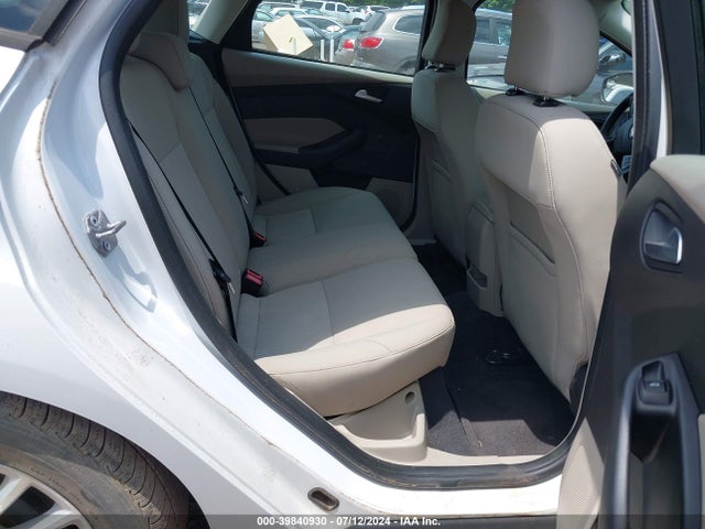 Ford FOCUS SE 2016 1FADP3K28GL360886 Image 8