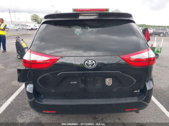 5TDYK3DC8GS696472 Toyota Sienna Xle Premium 8 Passenger