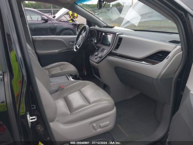 5TDYK3DC8GS696472 Toyota Sienna Xle Premium 8 Passenger
