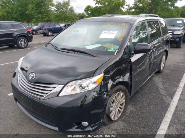 5TDYK3DC8GS696472 Toyota Sienna Xle Premium 8 Passenger