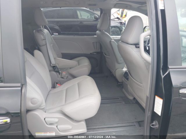 5TDYK3DC8GS696472 Toyota Sienna Xle Premium 8 Passenger