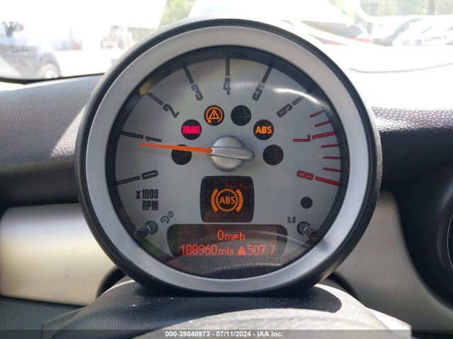 2008 MINI COOPER CLUBMAN WMWML33558TJ46600 Photo 6