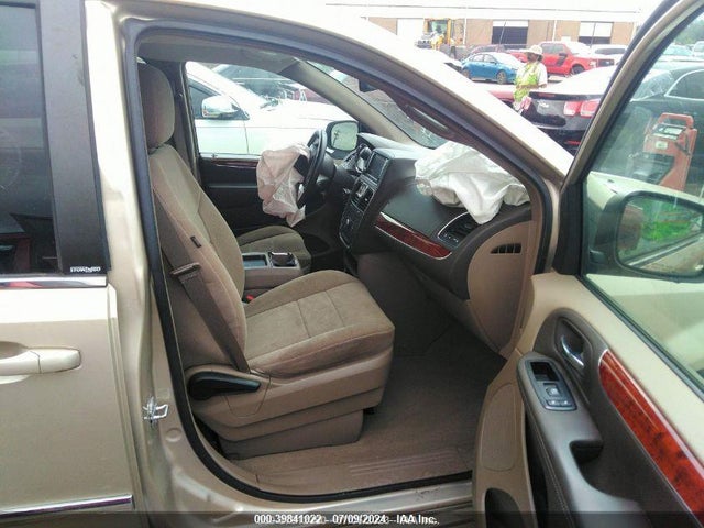 2C4RC1BG8ER134217 Chrysler Town & Country Touring
