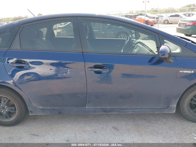 Toyota Prius Two 2015 JTDKN3DU5F1987108 Image 13