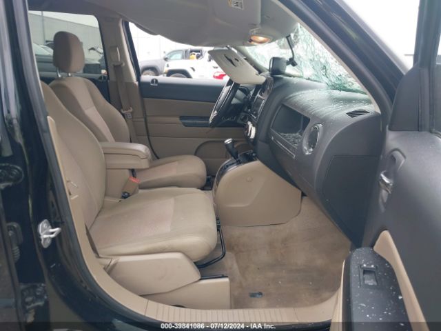 1C4NJPFB5GD536966 Jeep Patriot Latitude