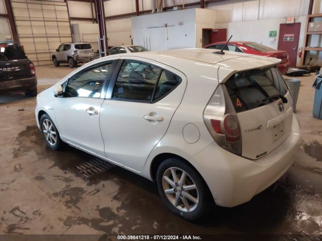 JTDKDTB31E1070033 Toyota Prius C Four