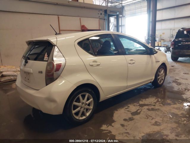 JTDKDTB31E1070033 Toyota Prius C Four