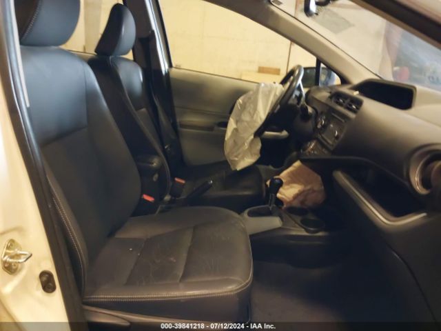 JTDKDTB31E1070033 Toyota Prius C Four