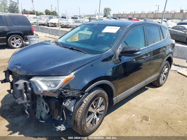 Toyota Rav4 Xle 2018 2T3WFREV7JW443843 Image 2