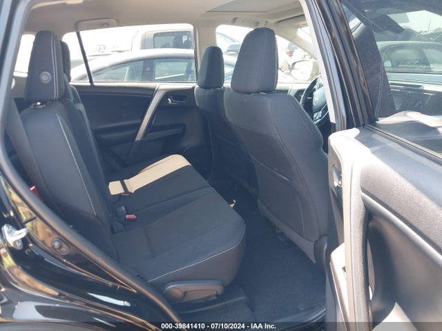Toyota Rav4 Xle 2018 2T3WFREV7JW443843 Image 8