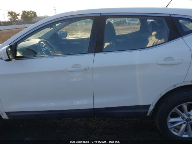 JN1BJ1CP2KW223762 Nissan Rogue Sport S