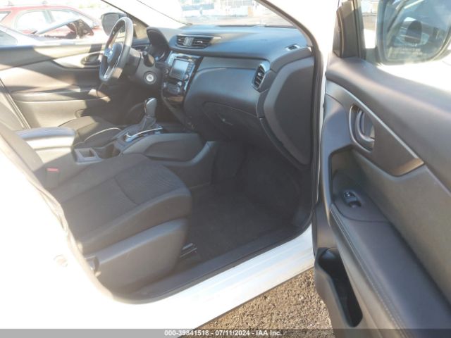 JN1BJ1CP2KW223762 Nissan Rogue Sport S