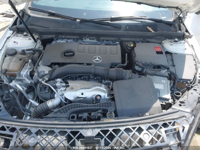 WDD3G4EB6KW033004 Mercedes-Benz A 220