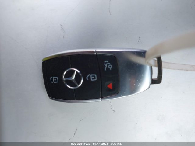 WDD3G4EB6KW033004 Mercedes-Benz A 220