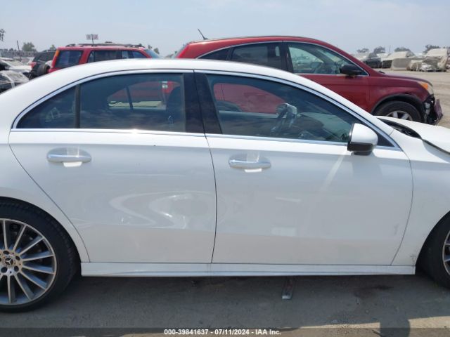 WDD3G4EB6KW033004 Mercedes-Benz A 220