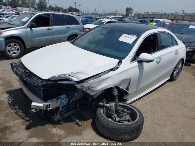 WDD3G4EB6KW033004 Mercedes-Benz A 220